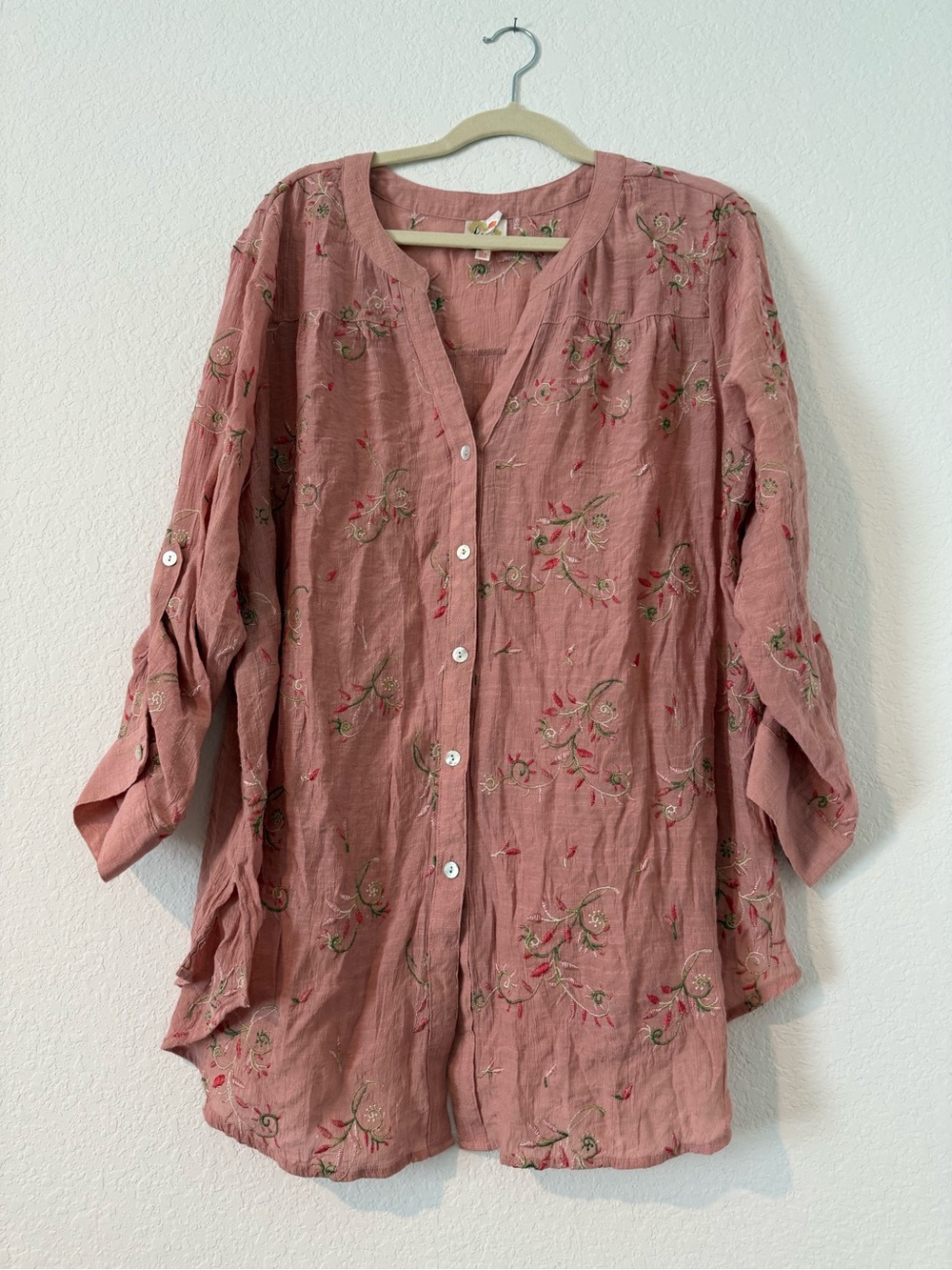 fig and flower Embroidered Button-Front Tunic Top 2X